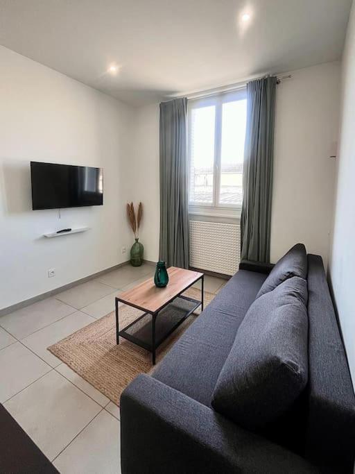 Appartement Le Pressense 2 à Vénissieux Extérieur photo