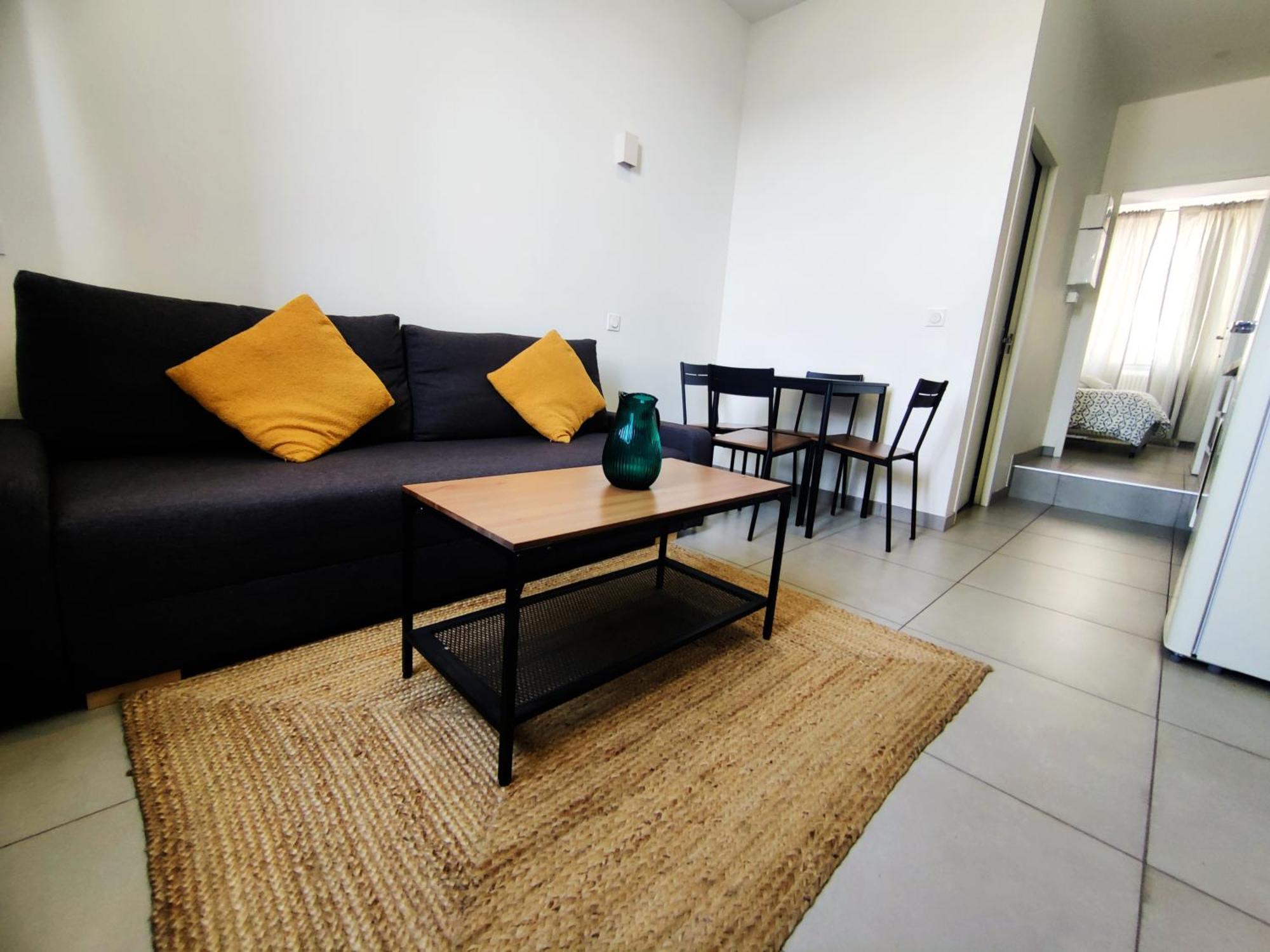 Appartement Le Pressense 2 à Vénissieux Extérieur photo